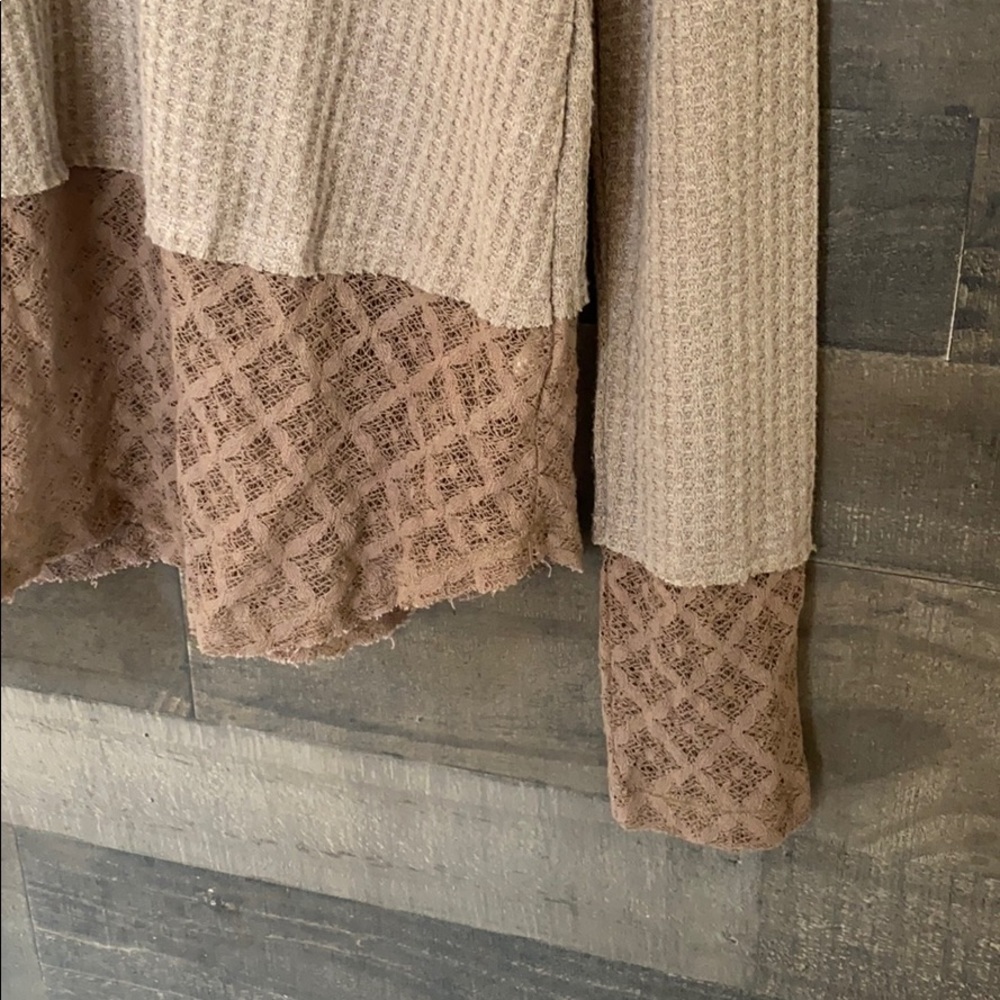 Cute Brown Hem & Tread Top - Picture 2 of 6